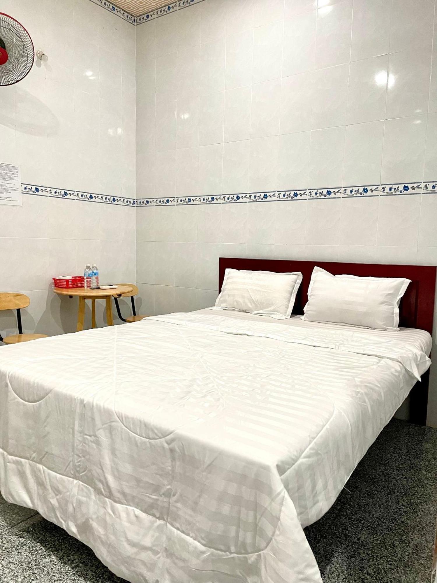 Nhà Nghỉ TáN PháT Hotel Ap Thanh Son Buitenkant foto