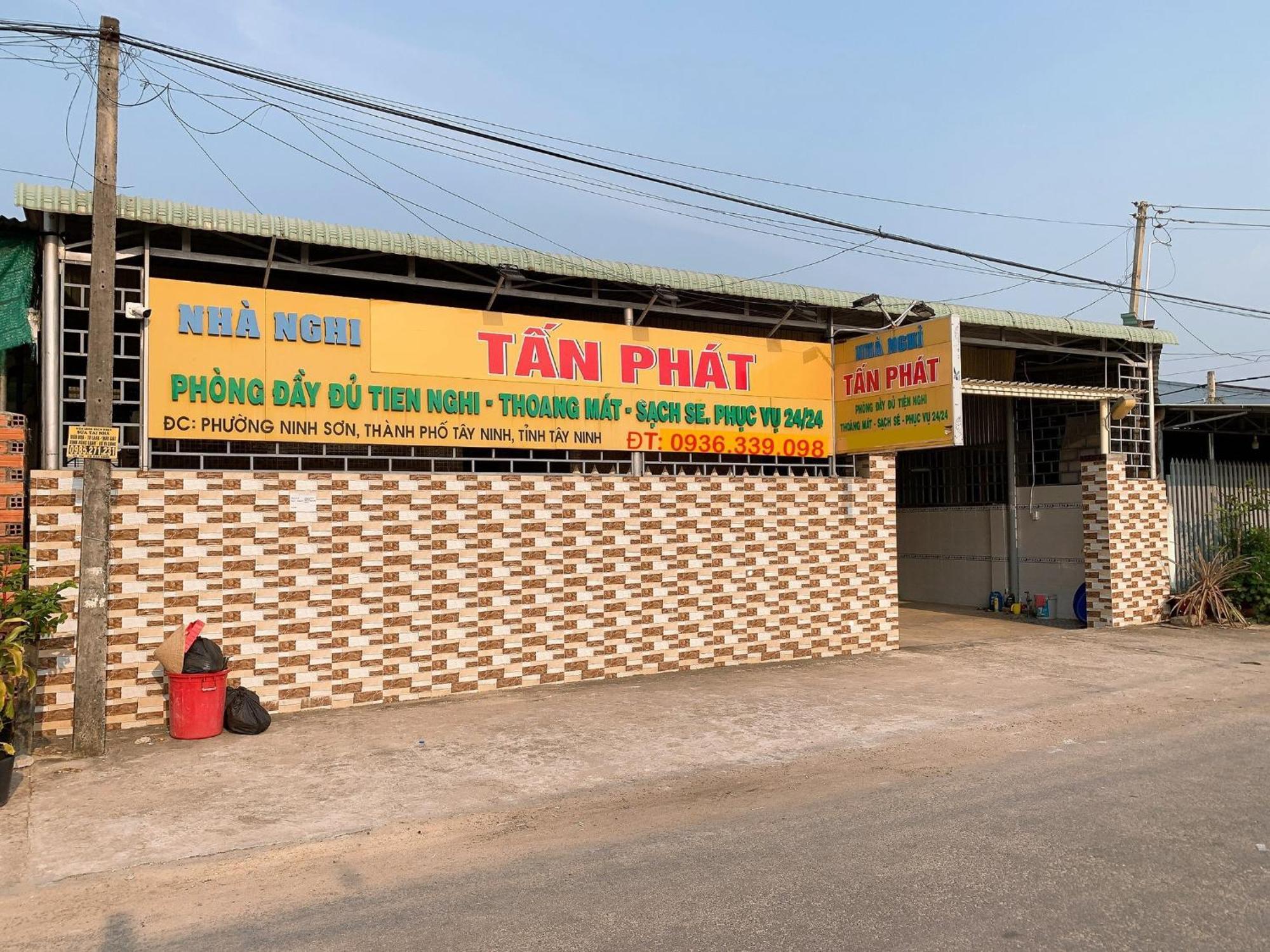 Nhà Nghỉ TáN PháT Hotel Ap Thanh Son Buitenkant foto