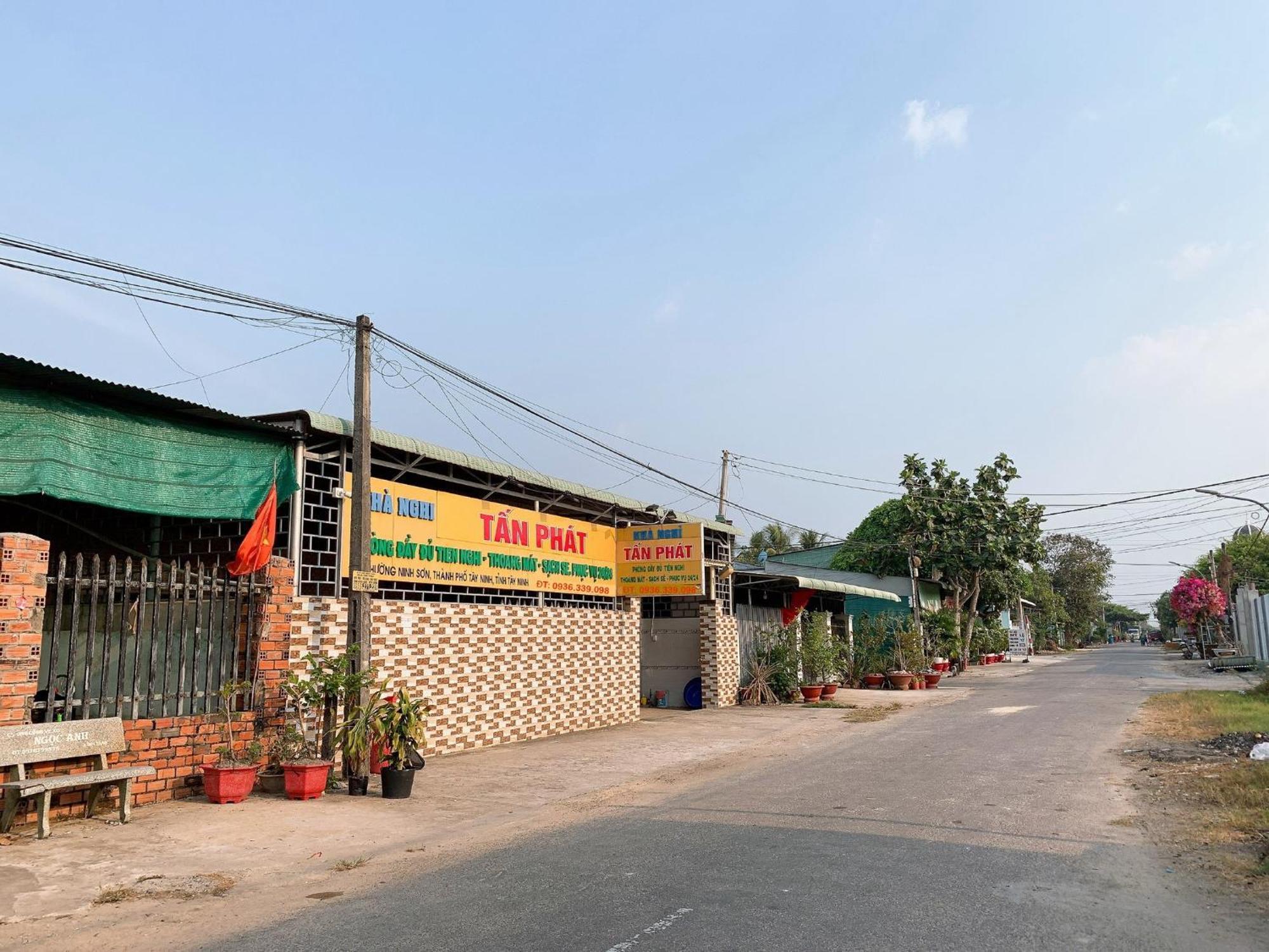 Nhà Nghỉ TáN PháT Hotel Ap Thanh Son Buitenkant foto